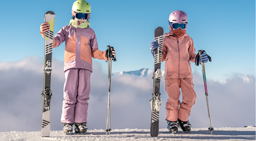 Familien testen die neue Skikollektion Neve/Lumi und die 3L-Kollektion