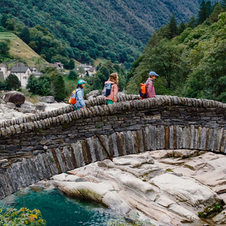 10 unvergessliche Familienaktivitäten und Abenteuer im Tessin