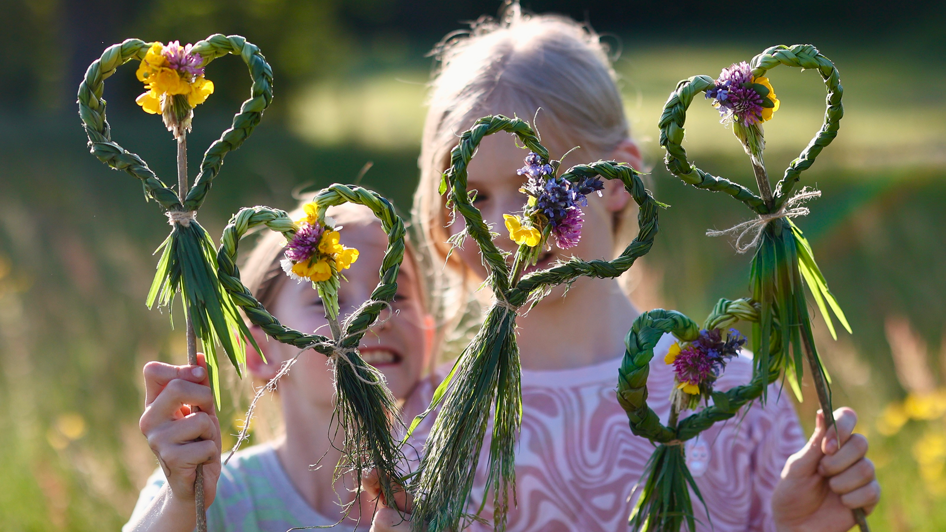 DIY mit kindwaldundwiese: Gräserherzen zum Muttertag