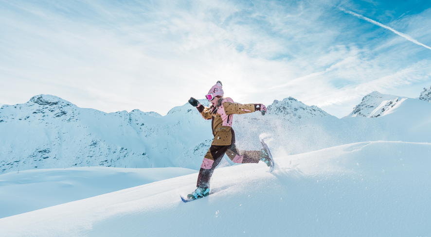 Auf ins Winterabenteuer: Warum Schneeschuhwandern mit Kindern so besonders ist